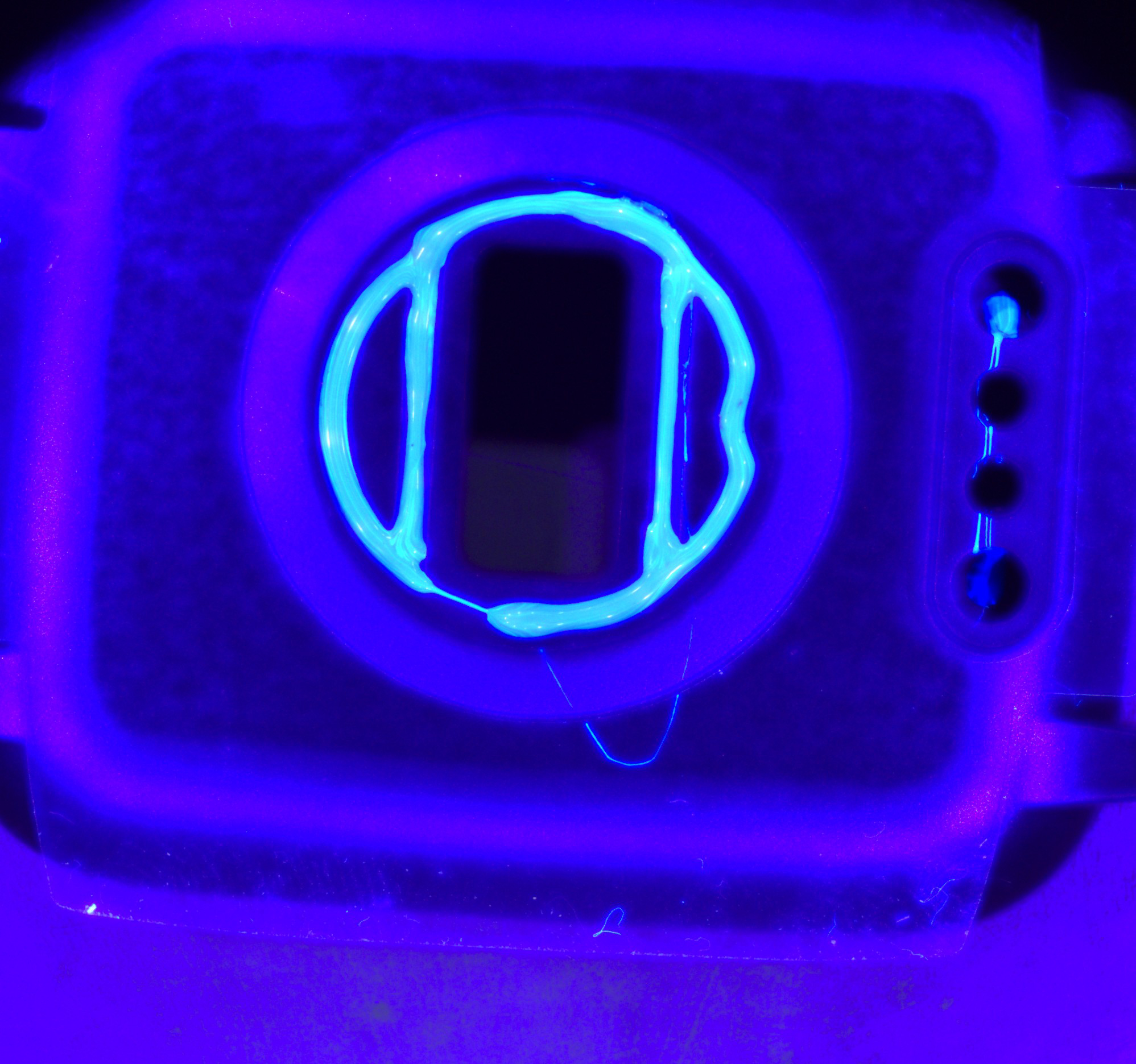 Effect pic of glue with fluorescent components